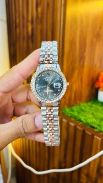 Luxury  Stainless Steel Analog Watch – Elegant Diamond Crystal Quartz Wrist Watch