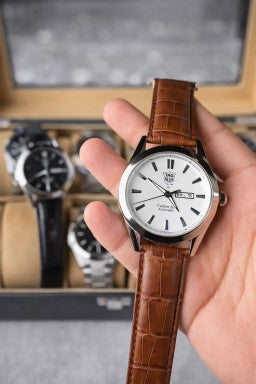 Luxury Men's Analog Quartz Watch – Premium Leather Strap Business Wrist Watch (Black & Brown)