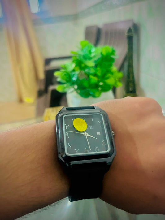 Stylish Square Dial Silicone Strap Watch for Men & Women – Casual Fashion Wristwatch