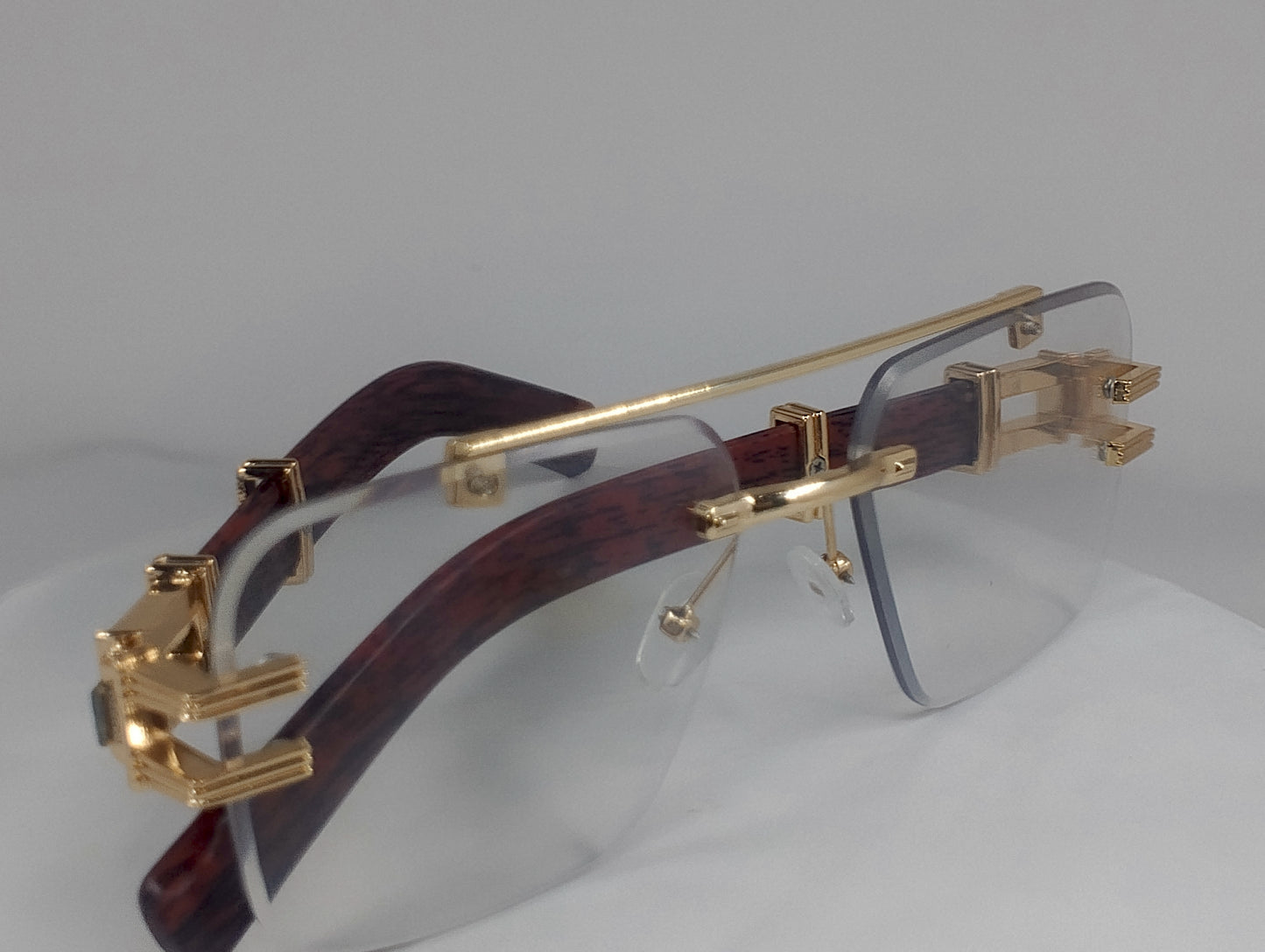 Luxury Rimless Blue-Light Blocking Eyeglasses – Gold Metal Frame with Wood-Grain Temples | Unisex