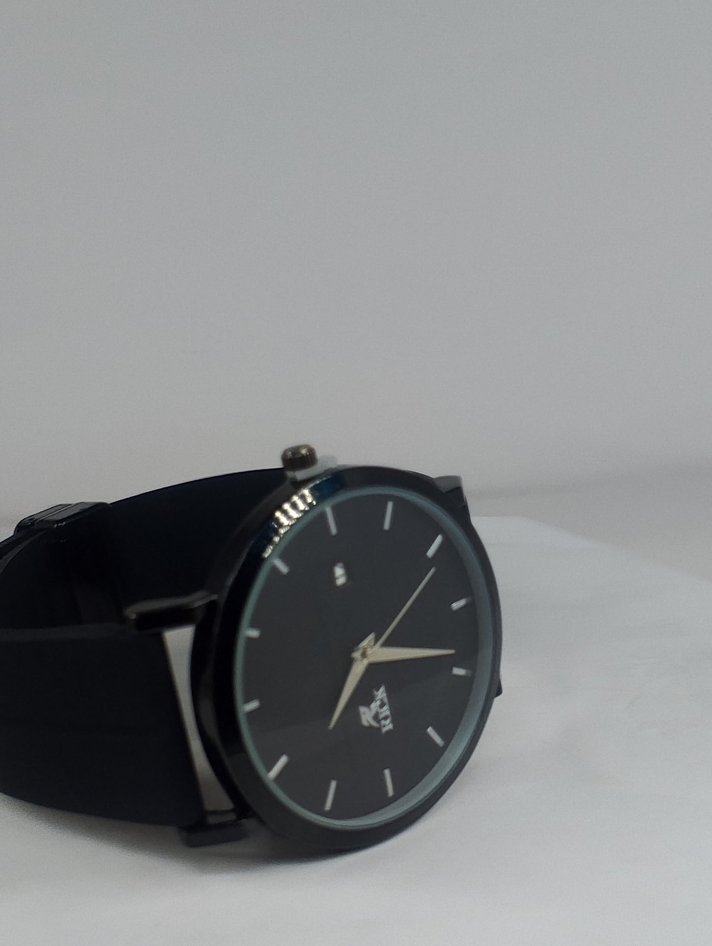 Classic Men's Black Analog Watch – Minimalist Luxury Wristwatch with Date Display | Business & Casual