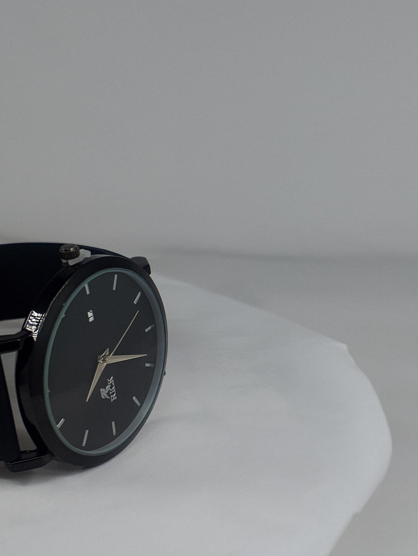 Classic Men's Black Analog Watch – Minimalist Luxury Wristwatch with Date Display | Business & Casual