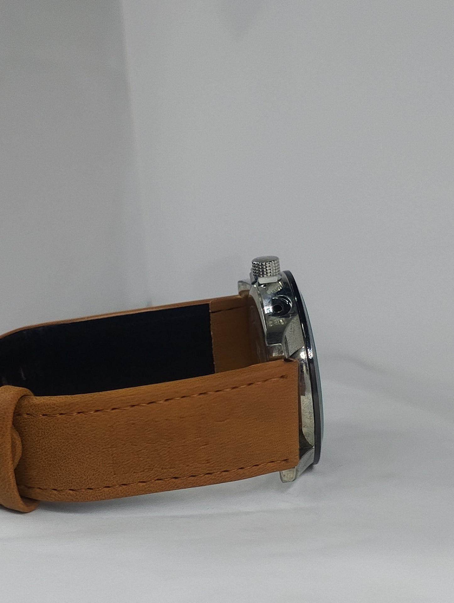 Luxury Men's Leather Strap Analog Watch – Black Dial | Premium Business & Casual Wristwatch